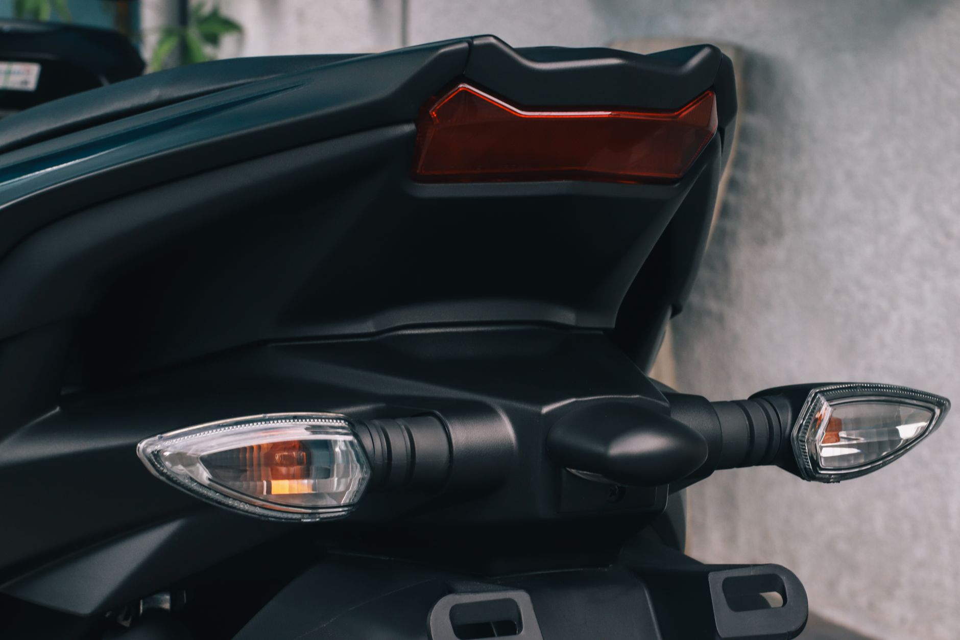 Coque arrière et capot de selle : passer en mono-place
